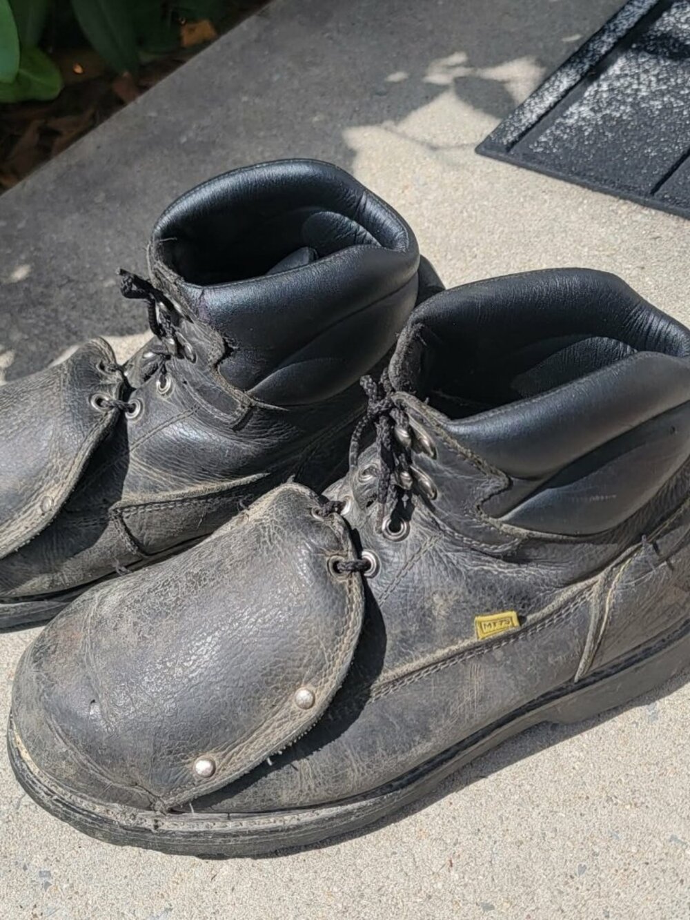Iron Age Men's Sz 10.5, Black 6" Work Boot with External Met Guard